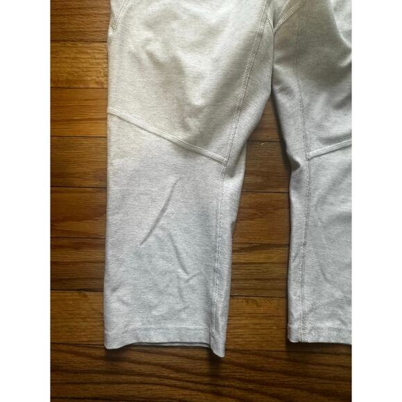 Outdoor Voices Cream Cropped Capri Leggings - Picture 5 of 5